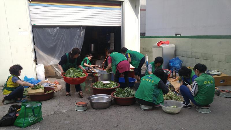 가좌4동_새마을부녀회[독거어르신_사람의_김치_나눔]행사.jpg 이미지